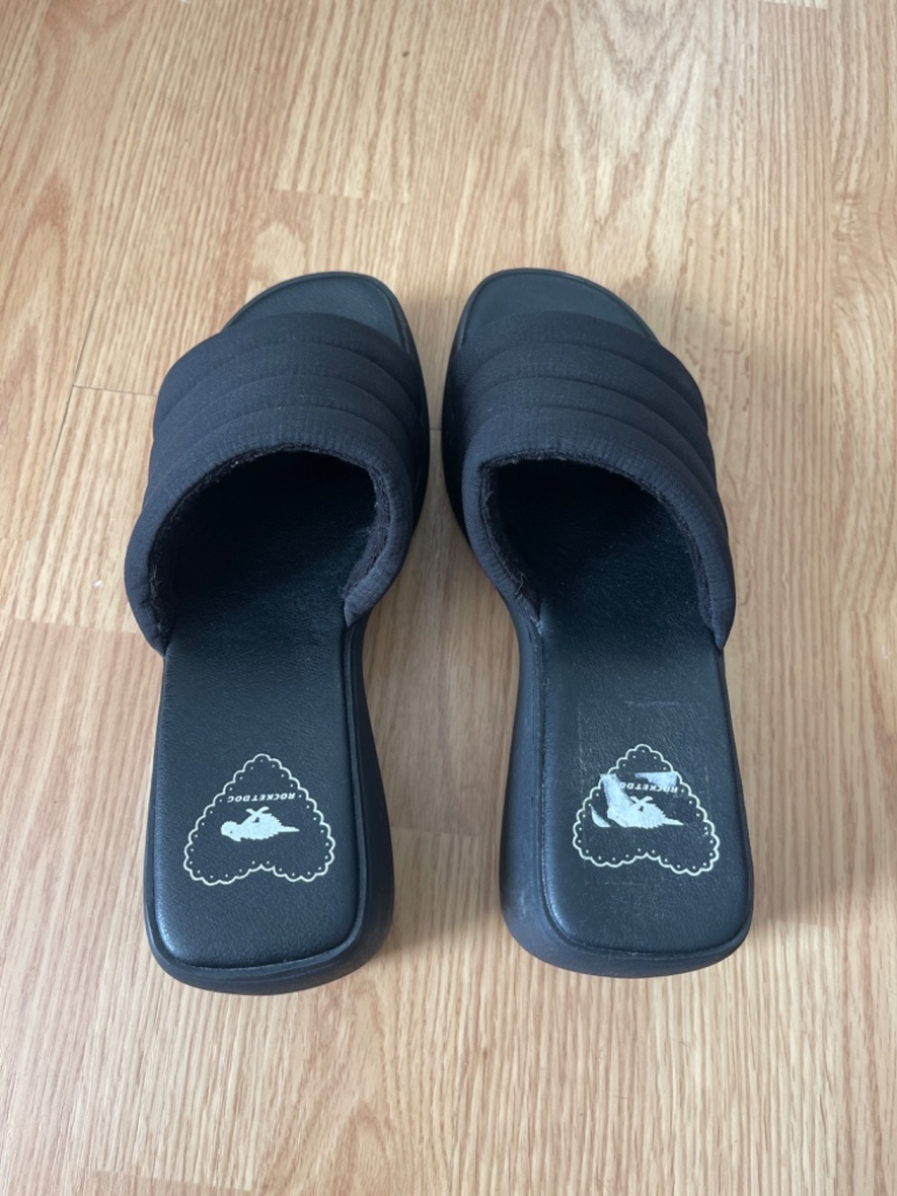 Like New Rocket Dog Black Chunky Platform Slip On Sandals Size 8 - Picture 3 of 6